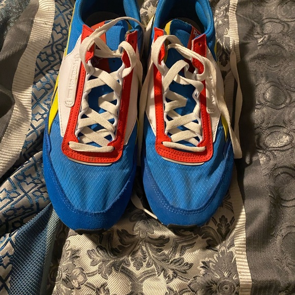 Women Reebok - Picture 2 of 4